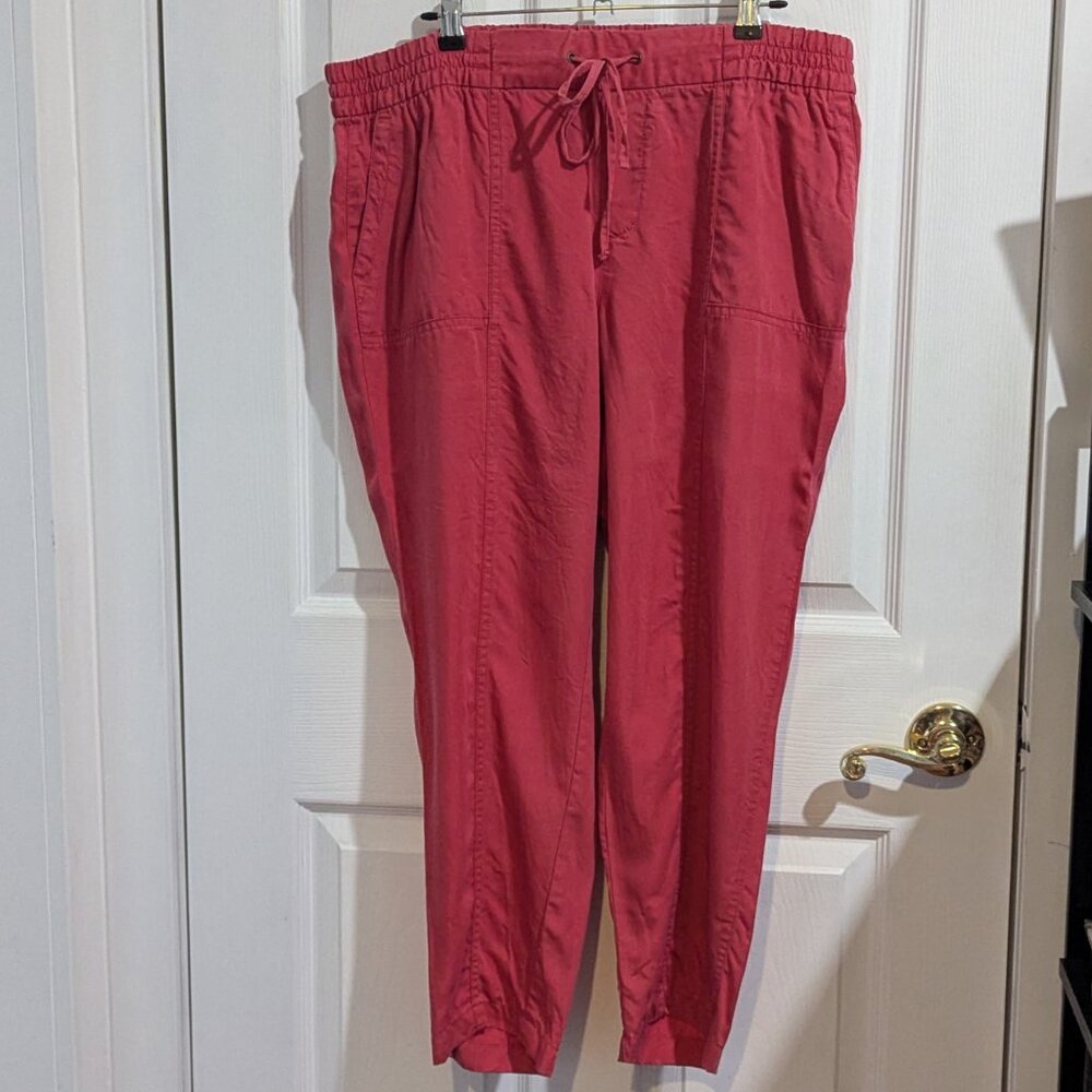 Pink cropped pants from Old Navy Large Soft Fabric